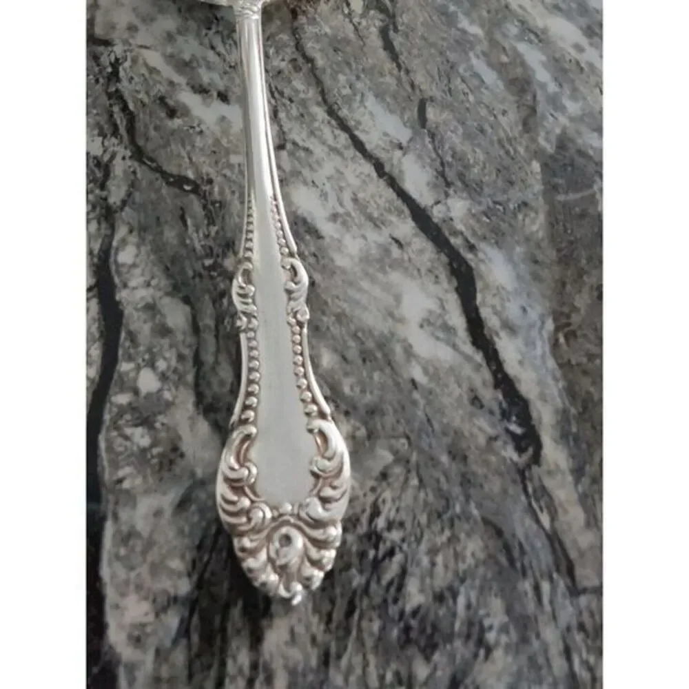 Oneida‎ Silver Carlton Silverplate 1898 Shell  Casserole Spoon Wm A Rogers